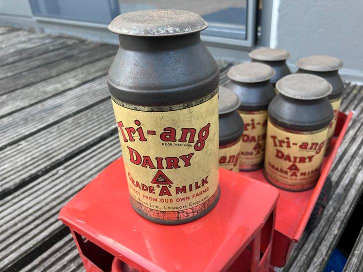 Vieux camions Tri-ang, Bricolage & Construction, Peinture, Vernis & Laque, Utilisé, Rouge, Enlèvement