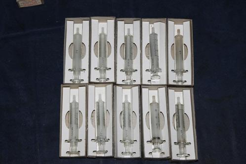 WWII - lot de 10 seringues U.S. de 2 CC dans les boites d'or, Verzamelen, Militaria | Tweede Wereldoorlog, Overige soorten, Overige typen
