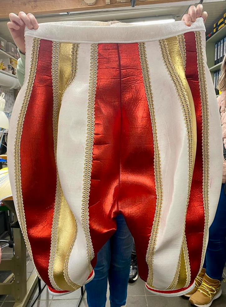 Rollen gewatteerde stof, Hobby en Vrije tijd, Stoffen en Lappen, Rood, Ophalen