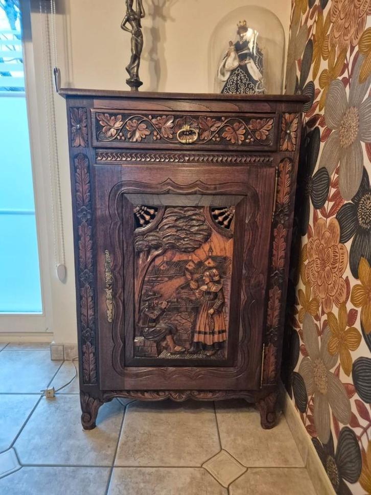 Antieke handgesneden eiken kast (Stijl: Oostenrijk/Tirol), Antiek en Kunst, Antiek | Meubels | Kasten, Ophalen
