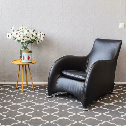 2 Prachtige Montis Loge fauteuils - zwart Highland leder, Huis en Inrichting, Zetels | Voetbanken en poefs