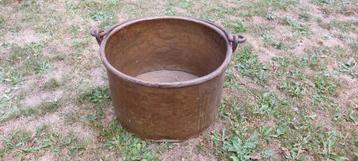koperen pot  beschikbaar voor biedingen