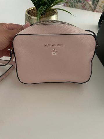 Michael Kors crossbody tasje beschikbaar voor biedingen