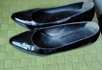 Lage pumps van zwart gelakt leer - maat 39 beschikbaar voor biedingen