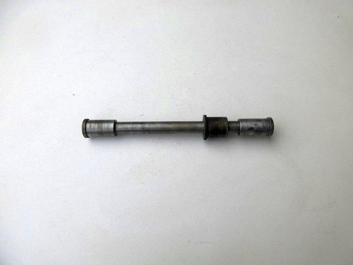 Kawasaki ZX10 voorwiel as ZX 10 voor wiel velg wielas vooras, Motoren, Onderdelen | Kawasaki, Gebruikt, Ophalen of Verzenden