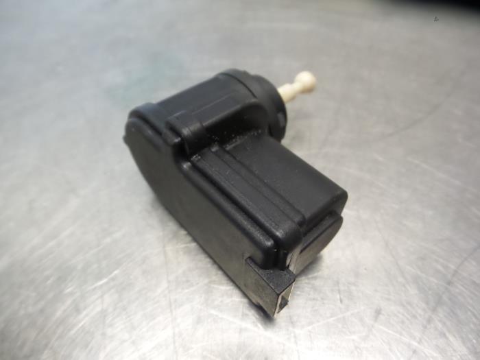 Moteur phare d'un Volkswagen Polo (Polo 01-), Autos : Pièces & Accessoires, Éclairage, Volkswagen, Utilisé, 3 mois de garantie