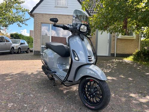 Vespa Sprint full option A klasse NIEUWSTAAT!, Fietsen en Brommers, Scooters | Vespa, Zo goed als nieuw, Vespa S, Klasse A (25 km/u)