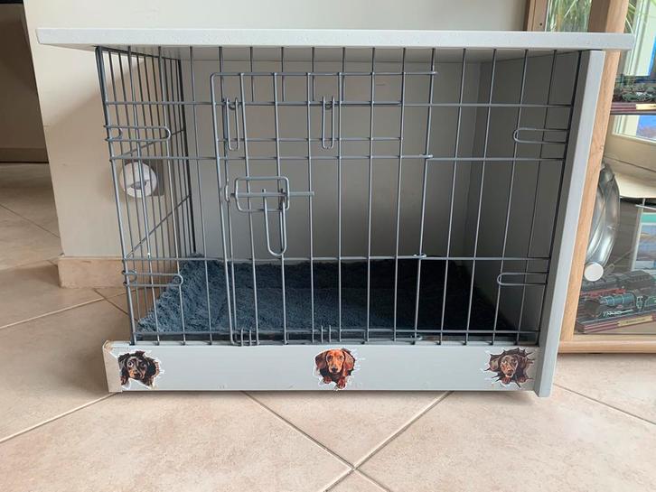 Stijlvolle hondenbench, Dieren en Toebehoren, Hondenhokken, Zo goed als nieuw, Hondenhok, Minder dan 65 cm, Minder dan 75 cm, Ophalen