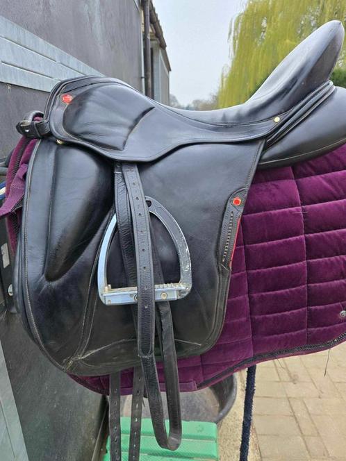 mooi albion red label dressuurzadel, Dieren en Toebehoren, Paarden en Pony's | Zadels, Gebruikt, Dressuur, Ophalen of Verzenden