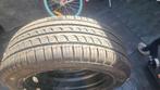 Nieuw band 215/55/R17, Ophalen of Verzenden, Zo goed als nieuw