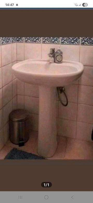 Lavabo met voet  beschikbaar voor biedingen