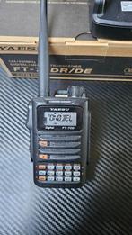 Yaesu FT-70DE + Extras, Telecommunicatie, Zenders en Ontvangers, Ophalen of Verzenden, Zo goed als nieuw, Zender en Ontvanger