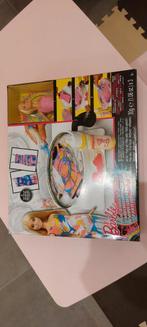 Barbie doos om zelf kleding te maken, Kinderen en Baby's, Speelgoed | Poppen, Ophalen of Verzenden, Zo goed als nieuw, Barbie