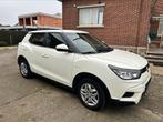 SSangyong Tivoli 08/2015 benzine 36700 km, Auto's, 94 kW, Monovolume, Zwart, 4 cilinders