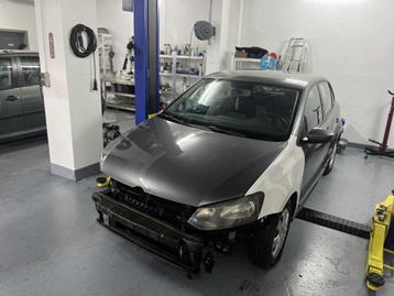 Volkswagen Polo 6r 1.2i Benzine SCHADE beschikbaar voor biedingen
