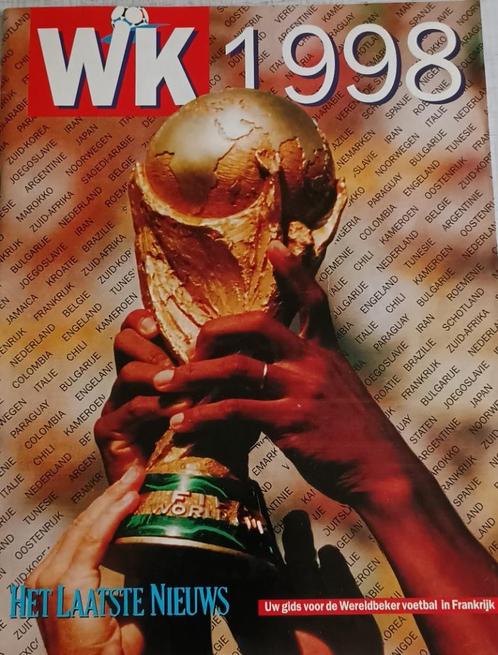 WK  voetbal magazine 1998, Livres, Journaux & Revues, Comme neuf, Sports et Loisirs, Enlèvement ou Envoi