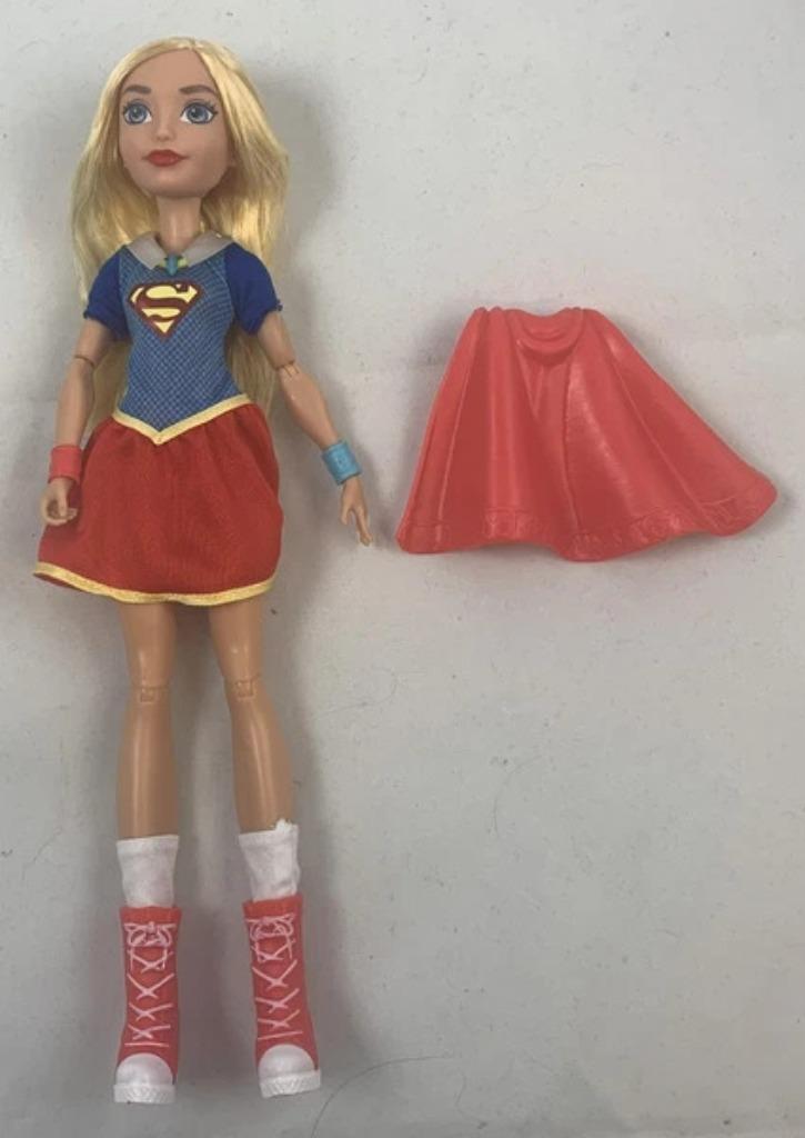 DC Super Hero Girls Supergirl Mattel 30 cm pop actiefiguur, Verzamelen, Poppen, Zo goed als nieuw, Pop, Verzenden