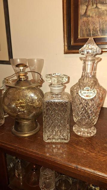 3 carafes et 5 verres beschikbaar voor biedingen