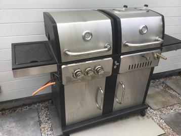 Dubbele barbecue gas en houtskool beschikbaar voor biedingen