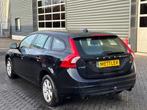 Volvo V60 1.6 T3, cruise control, navigatie, trekhaak, Voorwielaandrijving, Gebruikt, 110 kW, 4 cilinders