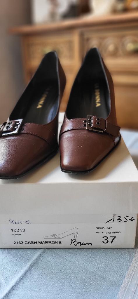 Schoenen met hak bruin M37 merk LA DONNA heel goede staat, Kleding | Dames, Schoenen, Zo goed als nieuw, Schoenen met hoge hakken