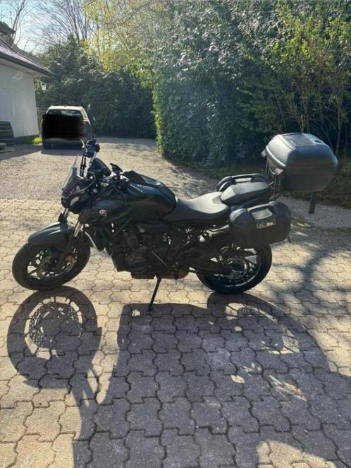 Yamaha MT07 (2022) - met top case en 2 zijkoffer + helm, Motoren, Motoren | Yamaha, Particulier, meer dan 35 kW, Ophalen