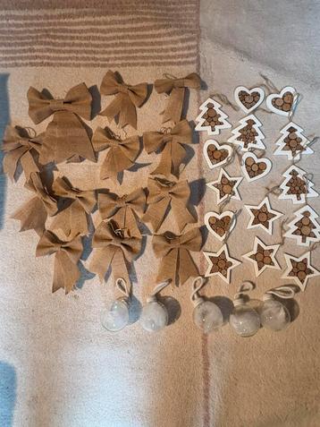 Kerstversiering houten vormen beschikbaar voor biedingen