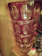 Vase rouge taillé + grosses perles. Hauteur : 20 cm., Antiek en Kunst, Antiek | Vazen, Ophalen