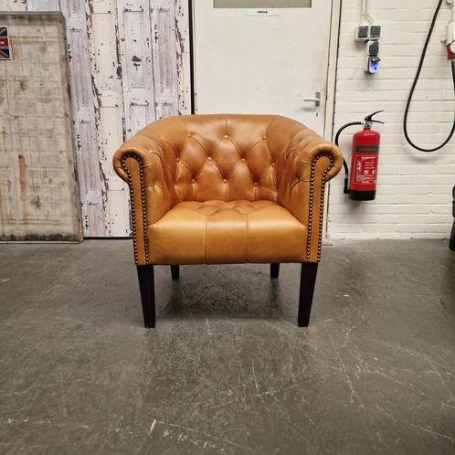 Club Chair A Classic Chesterfield Fauteuil – Golden Oak, Antiek en Kunst, Antiek | Meubels | Stoelen en Sofa's, Ophalen