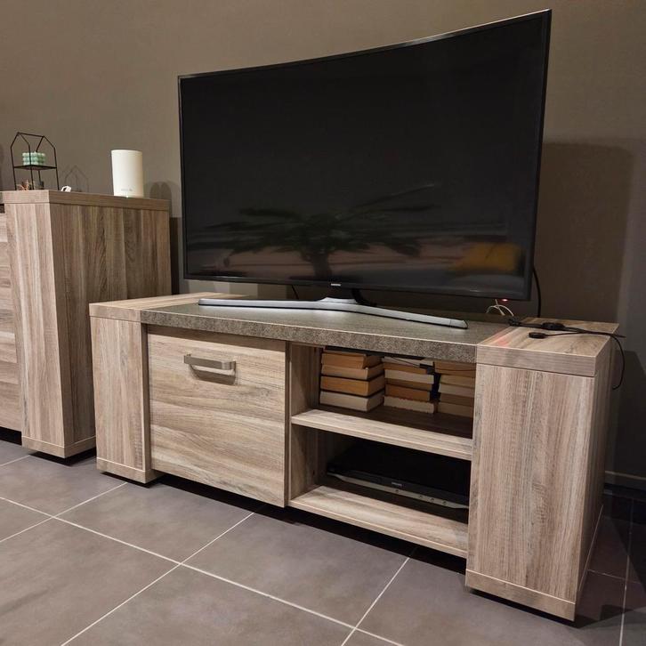 Te koop: tv meubel, salontafel en dressoir en eettafel, Huis en Inrichting, Complete inboedels, Ophalen