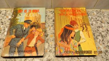 DAT IS TE BONT Claudia en Belinda als journaliste  beschikbaar voor biedingen