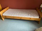 2 volhouten 1 persoonsbedjes met matras, Huis en Inrichting, Slaapkamer | Bedden, Ophalen