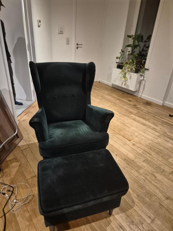 Ikea STRANDMON Oorfauteuil + Voetenbank, donkergroen, Huis en Inrichting, Fauteuils, Gebruikt, Kunststof, 50 tot 75 cm, 75 tot 100 cm