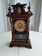 une pendule ancienne, Enlèvement