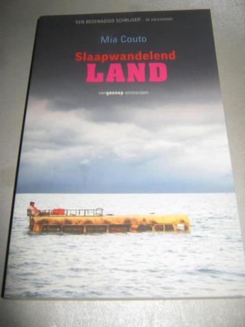 Te Koop Boek SLAAPWANDELEND LAND Mia Couto beschikbaar voor biedingen