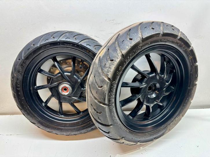 Velgenset met goede banden Kymco New Like, Fietsen en Brommers, Brommeronderdelen | Scooters, Zo goed als nieuw, Kymco, Overige typen