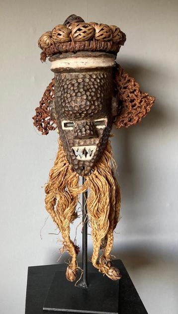 Salampasu masker (Congo, Afrika) beschikbaar voor biedingen