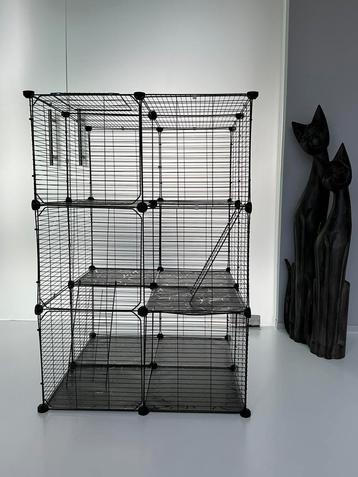 Kattenbench met 3 niveaus  beschikbaar voor biedingen