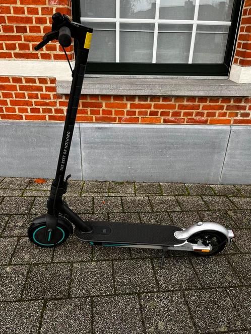 Elektrische step van xiaomi (mercedes editie), Fietsen en Brommers, Steps, Zo goed als nieuw, Elektrische step (E-scooter), Ophalen
