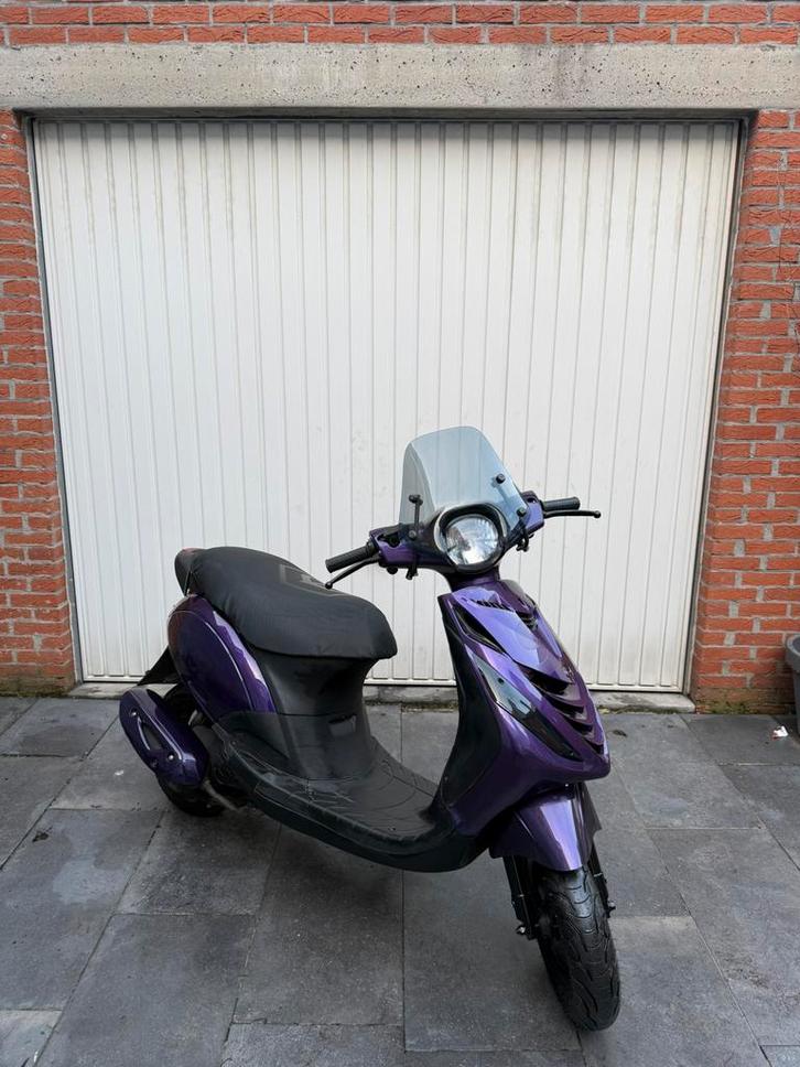 Piaggio Zip 50cc | A-klasse (25 km/u) | 2020 | Paars, Fietsen en Brommers, Scooters | Piaggio, Zo goed als nieuw, Zip, Klasse A (25 km/u)