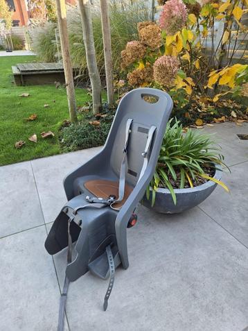 Polisport kinderfietsstoel voor achteraan in goede staat beschikbaar voor biedingen