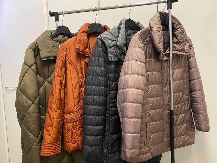 Damesjassen maat 44/46 in NIEUWSTAAT, Kleding | Dames, Jassen | Winter, Zo goed als nieuw, Maat 42/44 (L), Oranje, Ophalen of Verzenden