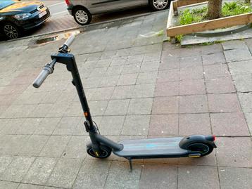 Trottinette électrique ninebot g30D en tres bonne état 