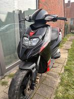 Aprilia SR 50 Scooter brommer b klasse, Fietsen en Brommers, Scooters | Aprilia, Ophalen, Zo goed als nieuw, SR 50
