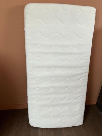 AEROSLEEP BABYMATRAS + AEROSLEEP MATRASBESCHERMER beschikbaar voor biedingen
