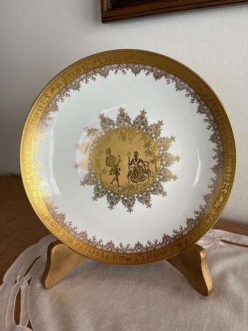 Sierborden van porselein (antiek) beschikbaar voor biedingen