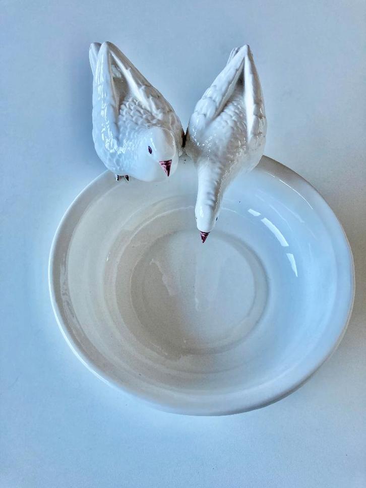 Italiaanse 'Love Nest Doves' schaal, Antiek en Kunst, Antiek | Keramiek en Aardewerk, Ophalen of Verzenden