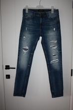 Mooie donkerblauwe spijkerbroek met scheuren, maat 29-32, Ophalen of Verzenden, Zo goed als nieuw, Blauw, W32 (confectie 46) of kleiner