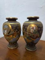 PAAR JAPANSE SATSUMA VAZEN, Antiek en Kunst, Ophalen of Verzenden