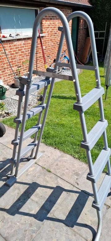 zwembadladder 1m65 beschikbaar voor biedingen
